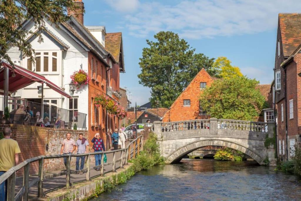 City Centre Riverside Apartment Winchester Eksteriør billede